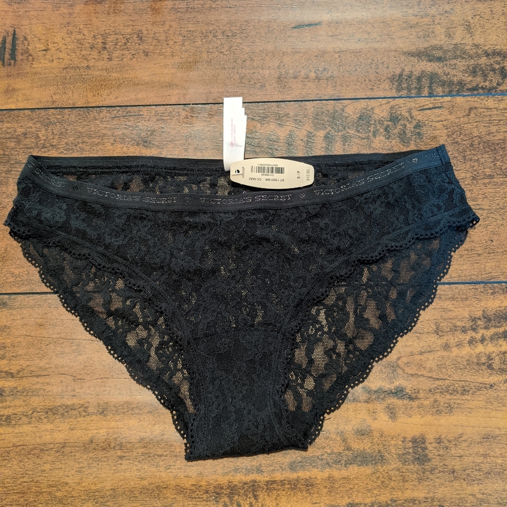 Victoria's Secret thong bundle NWT - Picture 2 of 7